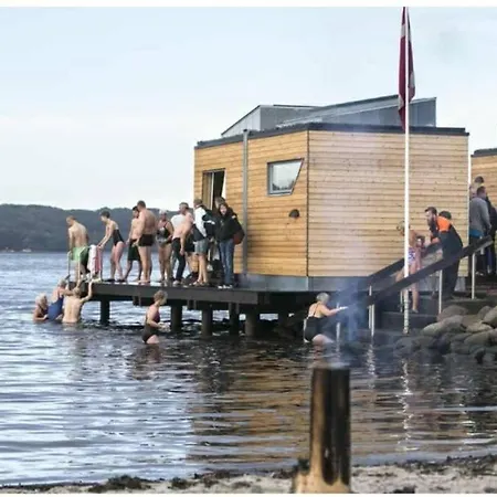 Helt Hus Naer Fjord Og Indkobs Center Vejle